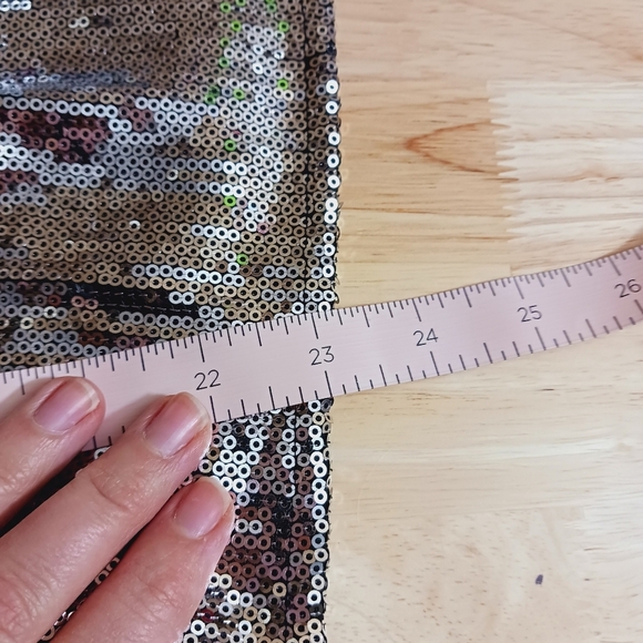 NWT Chelsea 28 Sequin Cross Fron Peplum Tank Top Size Small - Picture 10 of 10